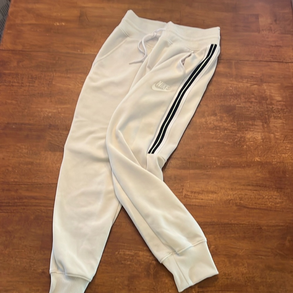 Nike women’s high rise sweats size m